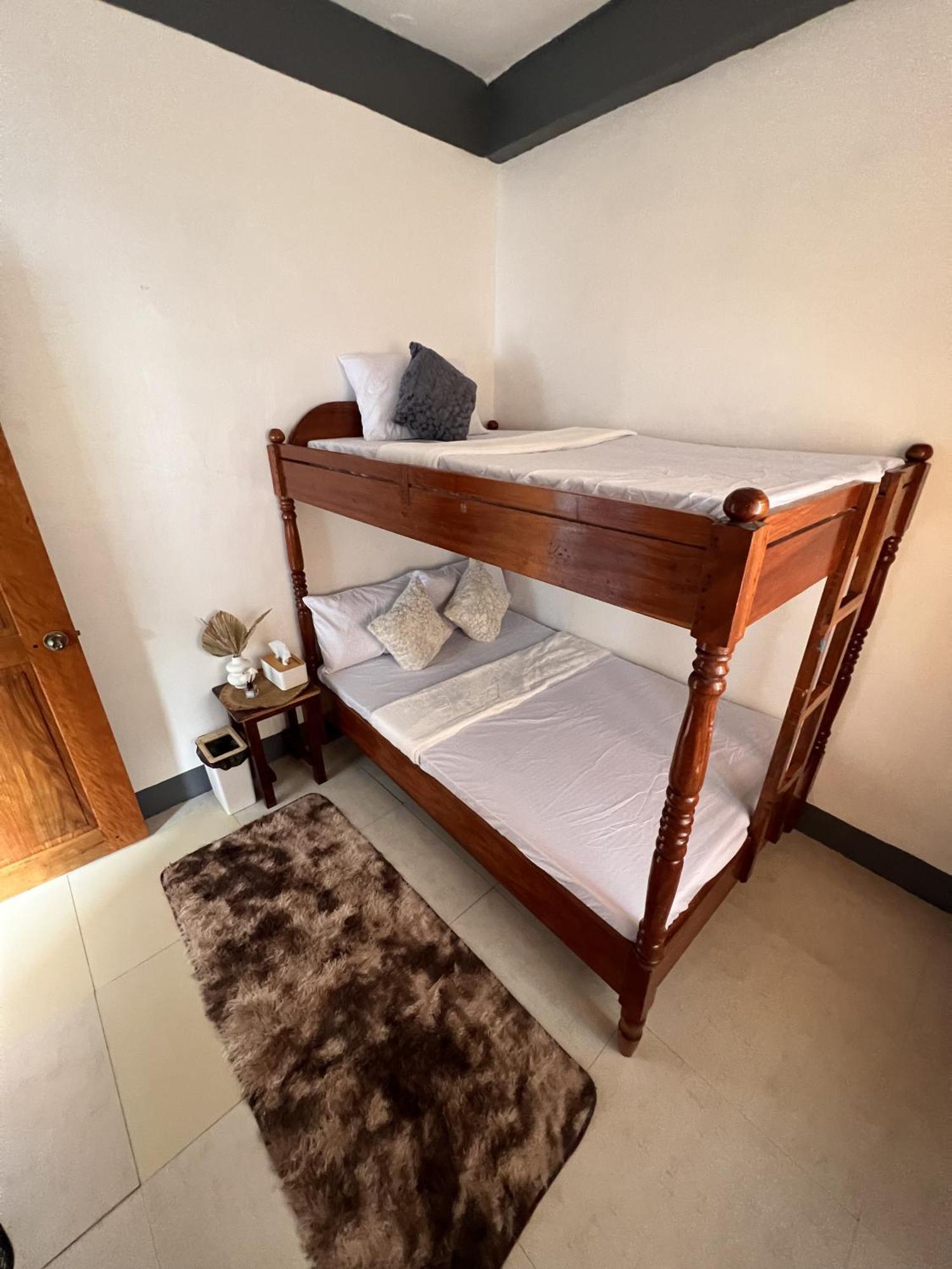 Eighty8 Tourist Inn Coron Zewnętrze zdjęcie
