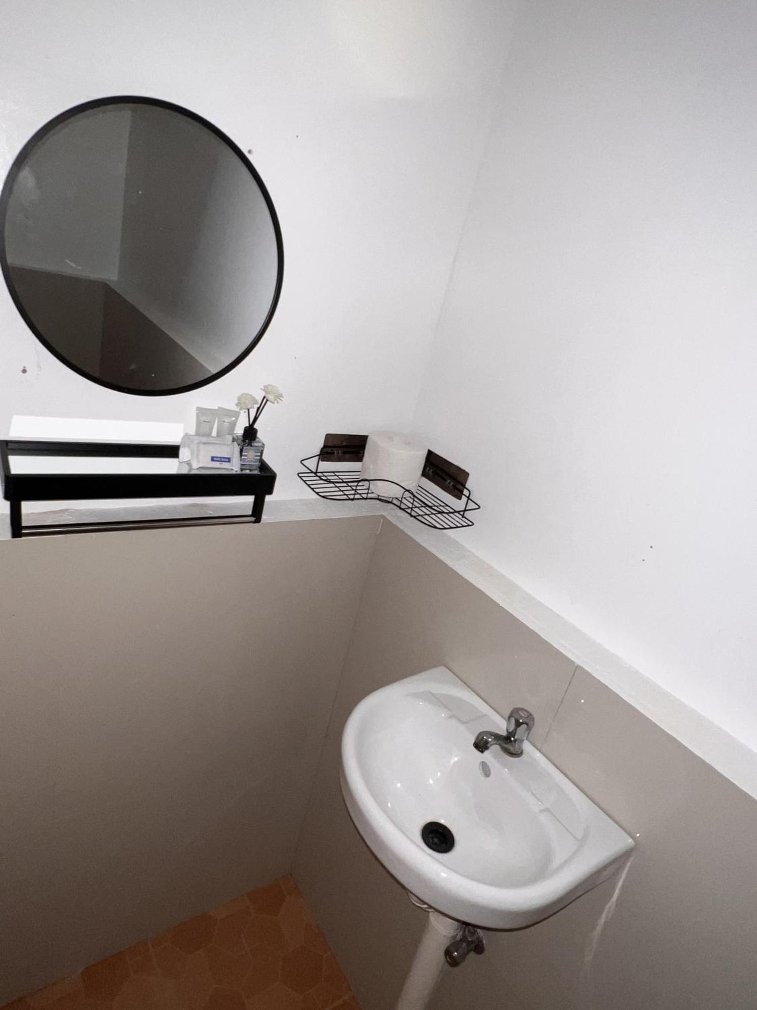 Eighty8 Tourist Inn Coron Zewnętrze zdjęcie